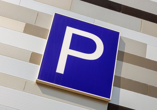 Új parkolási előírások Olaszországban: hajlékony időkorlátok, kétszeres fizetés és megbüntetés lejárt parkolójegyekért.