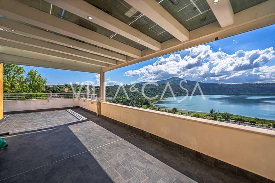 Elit penthouse Castel Gandolfóban