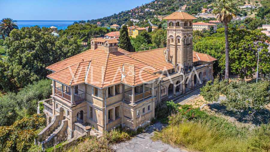 Luxus angol villa Monacónál