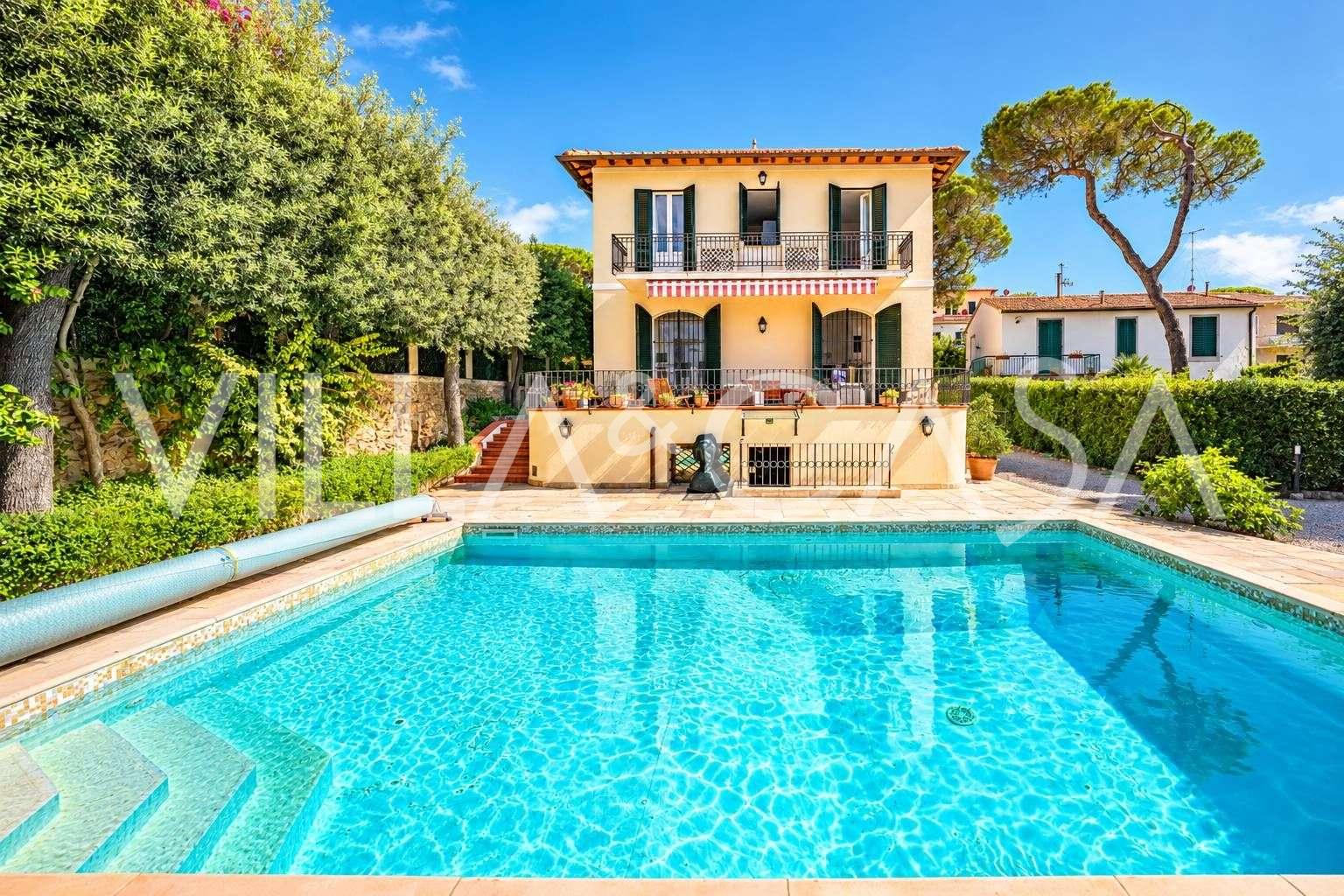 Villa eladó a tengerparton Castiglioncellóban