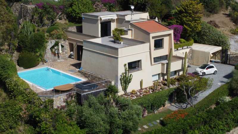 Villa con vista sul mare a Ospedaletti