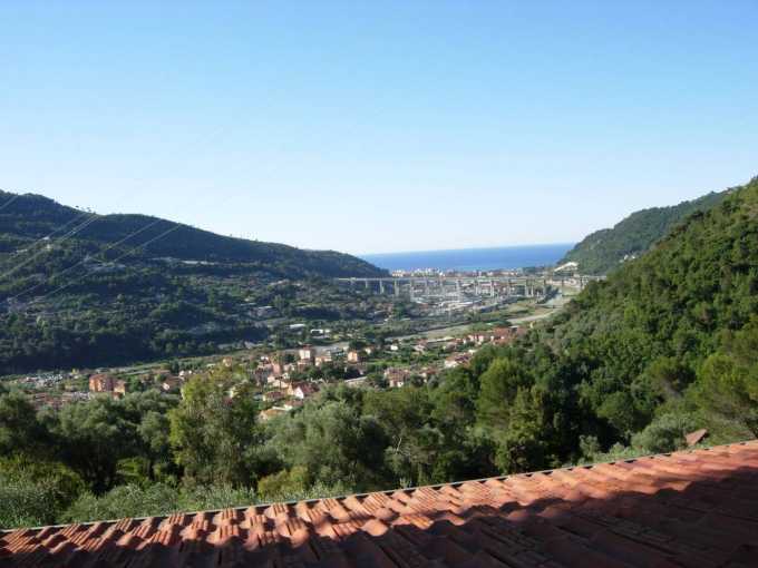 Villa con vista sul mare e frutteto a Camporosso