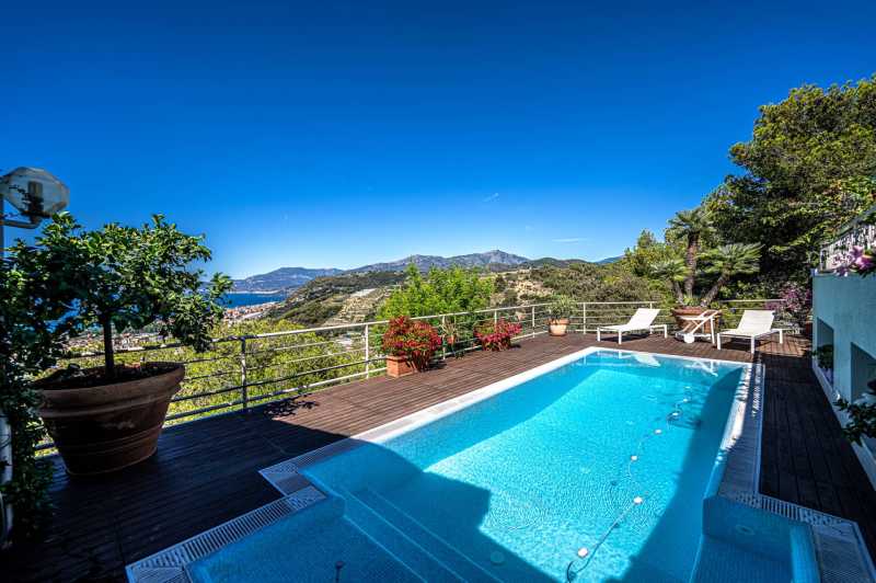 Villa con vista panoramica su Monaco a Bordighera