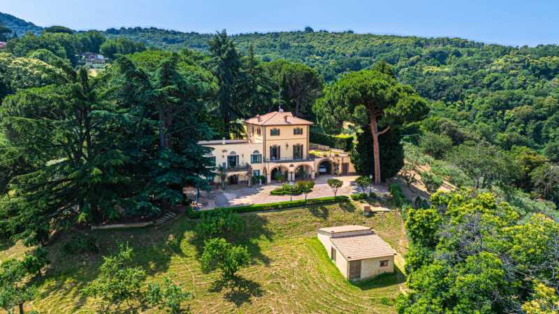 Frascati, luxus villa Róma közelében