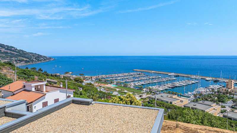 Modern villa Santo Stefano al Mare