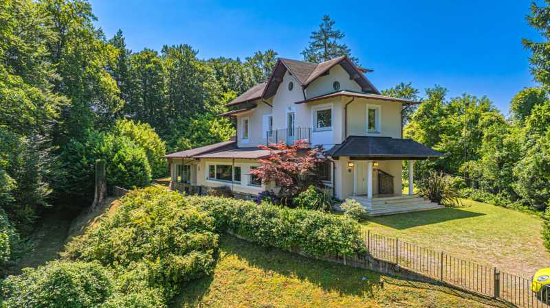 Eladó luxusvilla a Lago Maggiore közelében, Stresában.