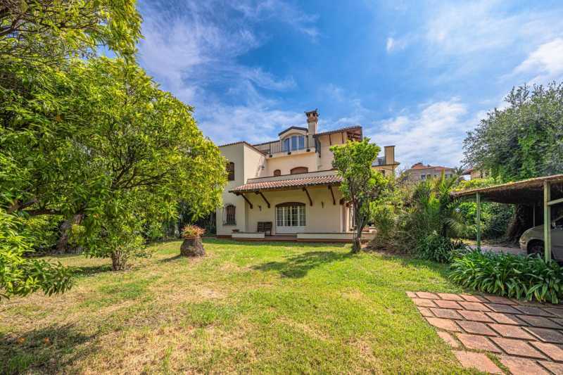 Tengerparti villa Bordigherában eladó