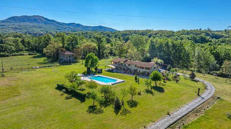 Eladó birtok Villafranca in Lunigiana-ban