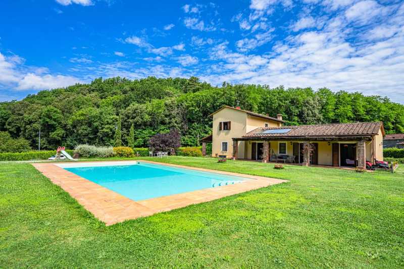 Villa Toszkánában, Lucca közelében, eladó