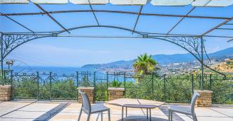 Villa con vista sul mare a Sanremo