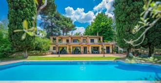 Frascati, Róma: luxus villa medencével