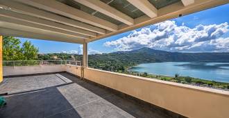 Elit penthouse Castel Gandolfóban