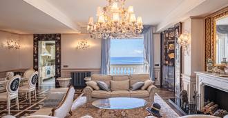 Luxus penthouse eladó Ospedalettiben