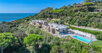 Modern villa medencével Punta Ala-ban, kiadó