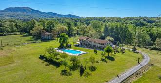 Eladó birtok Villafranca in Lunigiana-ban