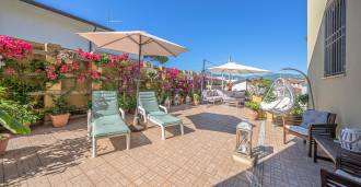Eladó stílusos szálloda Lido di Camaiore-ban