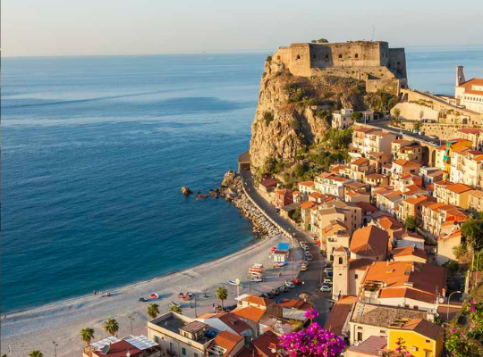 Calabria egy turisztikai és üdülőhely Olaszországban